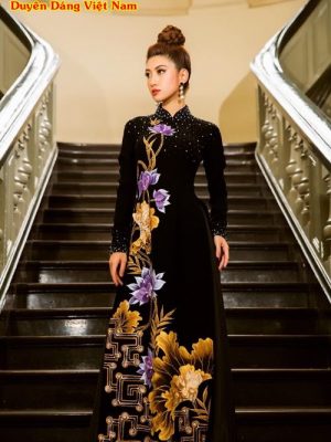 1620375961 822 ao dai ve hoa sen mau moi (2)